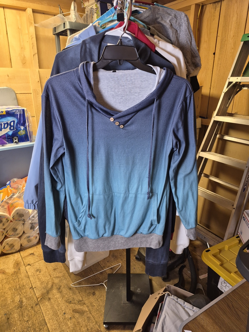 Women's Blue Ombre Pullover Hoodie Sweater Bin 42
